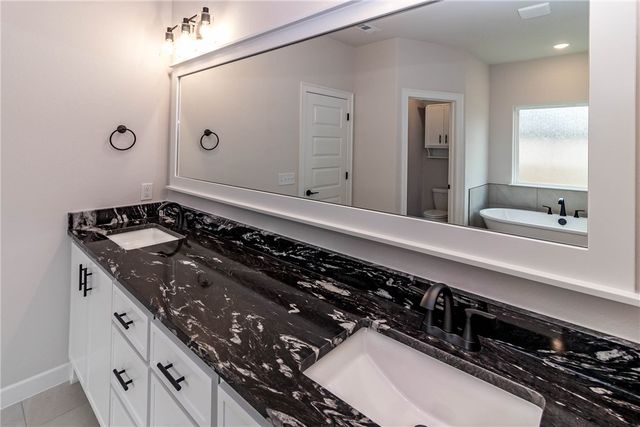 363 N Mantegani Road, Tontitown, AR 72762