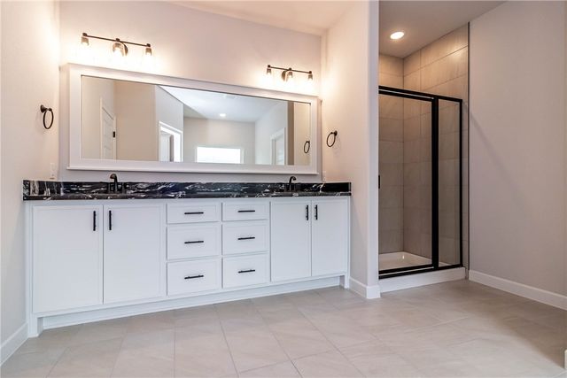 363 N Mantegani Road, Tontitown, AR 72762