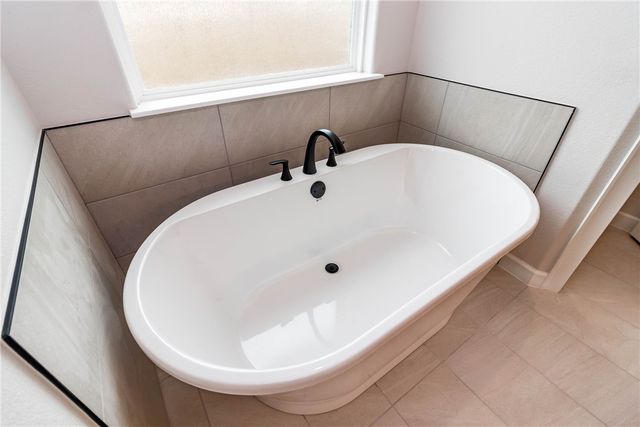 363 N Mantegani Road, Tontitown, AR 72762