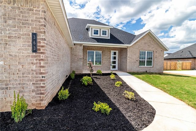 363 N Mantegani Road, Tontitown, AR 72762