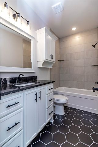 363 N Mantegani Road, Tontitown, AR 72762