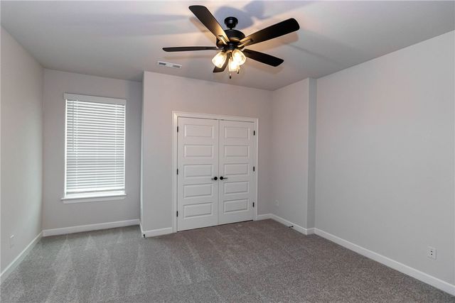 363 N Mantegani Road, Tontitown, AR 72762