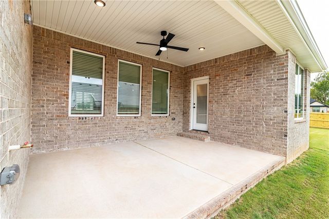 363 N Mantegani Road, Tontitown, AR 72762