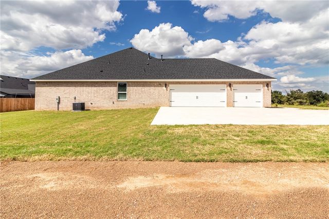 363 N Mantegani Road, Tontitown, AR 72762