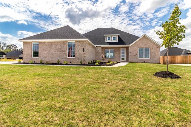 363 N Mantegani Road, Tontitown, AR 72762