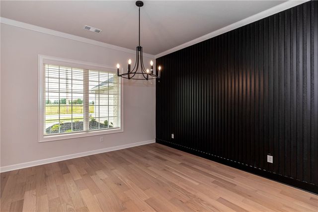 363 N Mantegani Road, Tontitown, AR 72762