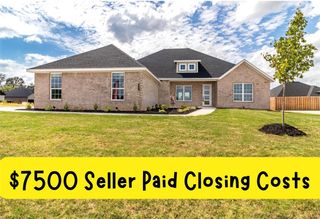 363 N Mantegani Road, Tontitown, AR 72762