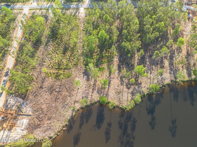 13045 Enciente Point Drive, Kiln, MS 39556