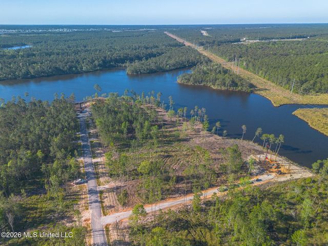 13045 Enciente Point Drive, Kiln, MS 39556