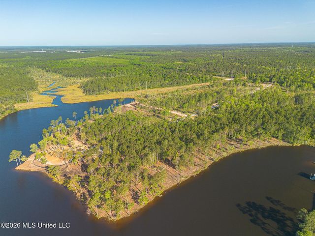 13045 Enciente Point Drive, Kiln, MS 39556