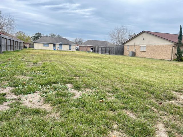 7308 Robin Lane, Texas City, TX 77591