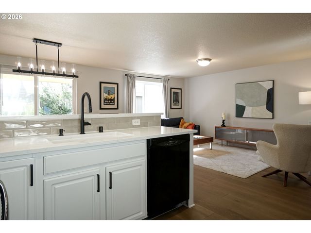 7041 Ne 55TH St, Vancouver, WA 98661