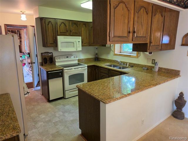 2935 Shawnee Lane, Waterford, MI 48329