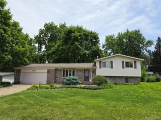 2935 Shawnee Lane, Waterford, MI 48329