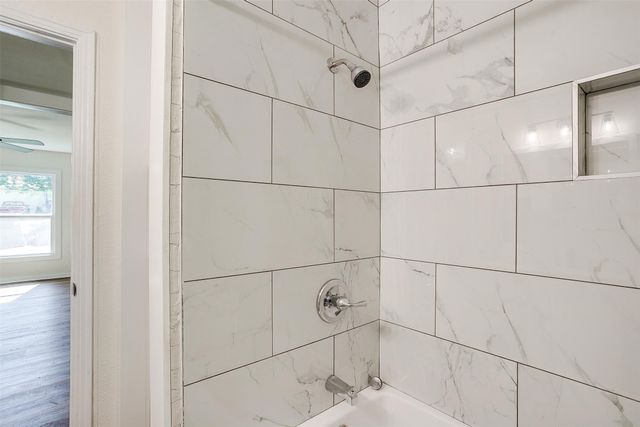 1220 S Brazos Street, Weatherford, TX 76086