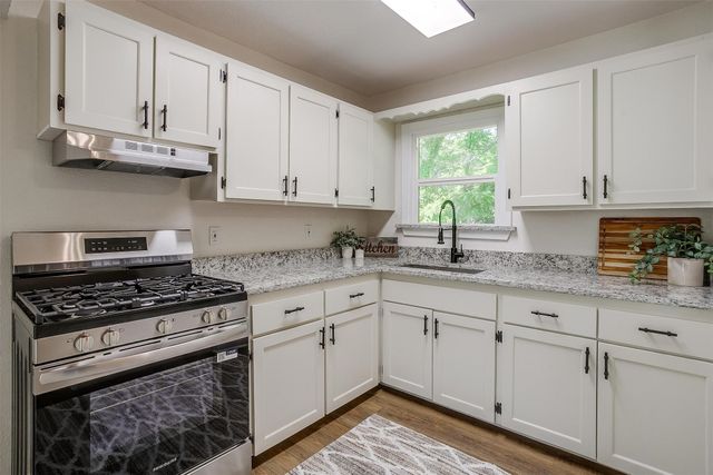 1220 S Brazos Street, Weatherford, TX 76086