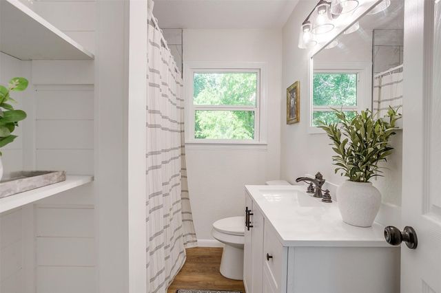 1220 S Brazos Street, Weatherford, TX 76086