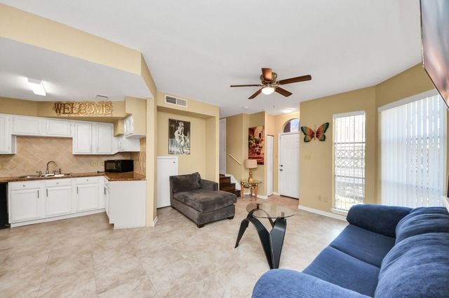 13620 Rosewood Street 3A, Houston, TX 77083