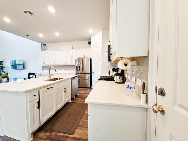 12612 Stanford DR 7, Austin, TX 78748