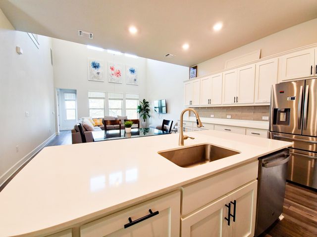 12612 Stanford DR 7, Austin, TX 78748