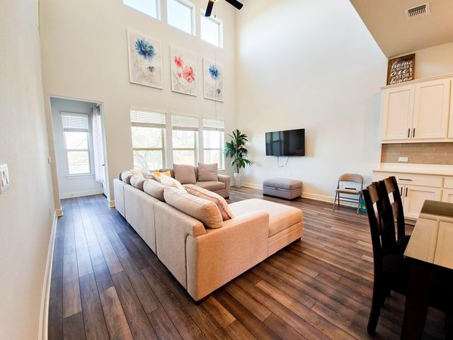 12612 Stanford DR 7, Austin, TX 78748