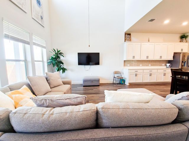 12612 Stanford DR 7, Austin, TX 78748