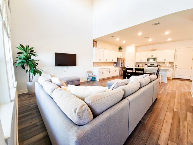 12612 Stanford DR 7, Austin, TX 78748