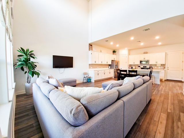 12612 Stanford DR 7, Austin, TX 78748