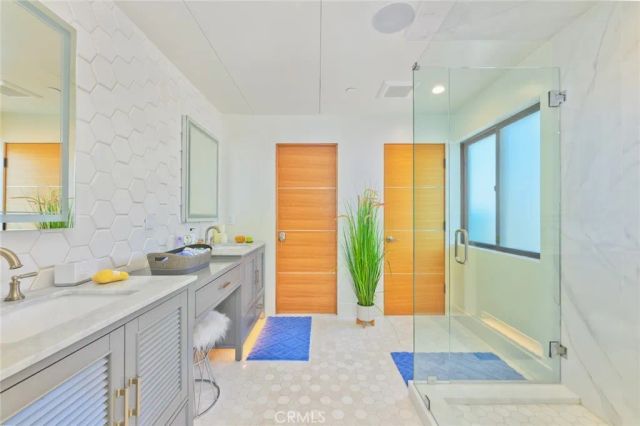 504 E Balboa Blvd, Newport Beach, CA 92661