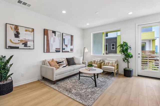551 Sandstone Court, El Cajon, CA 92020