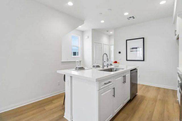 551 Sandstone Court, El Cajon, CA 92020