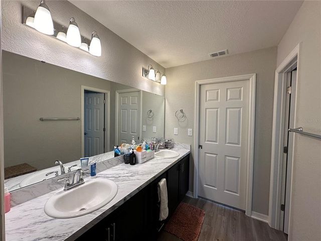 7250 TWISTING PINES LOOP, Zephyrhills, FL 33541