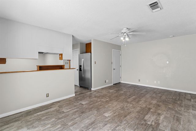 509 NW Renfro Street, Burleson, TX 76028