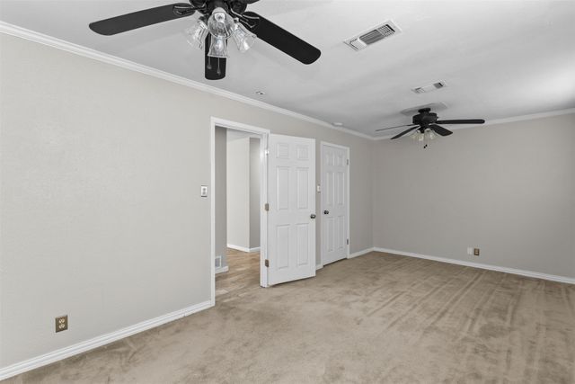 509 NW Renfro Street, Burleson, TX 76028