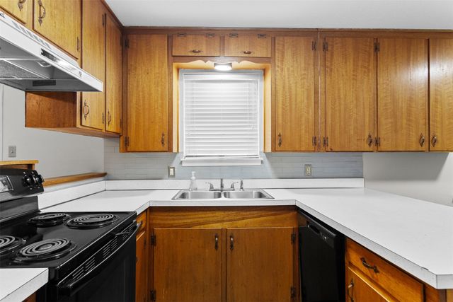 509 NW Renfro Street, Burleson, TX 76028