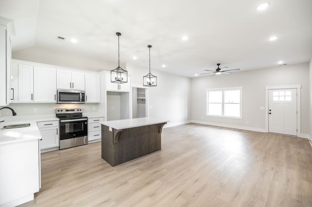 4093 Hereford Dr, Greenbrier, TN 37073