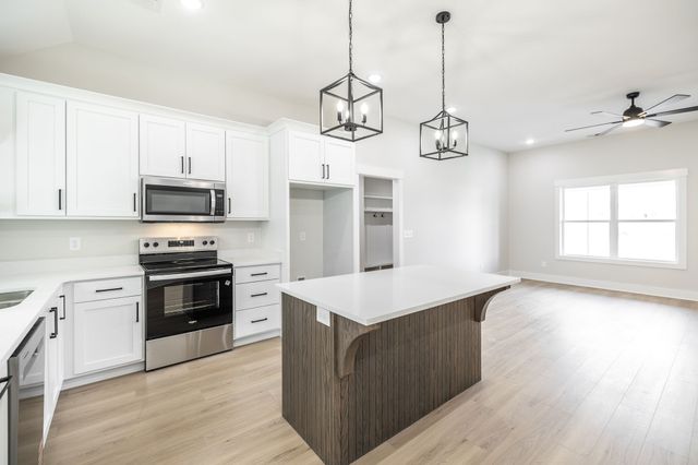 4093 Hereford Dr, Greenbrier, TN 37073