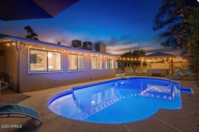 8820 E KALIL Drive, Scottsdale, AZ 85260