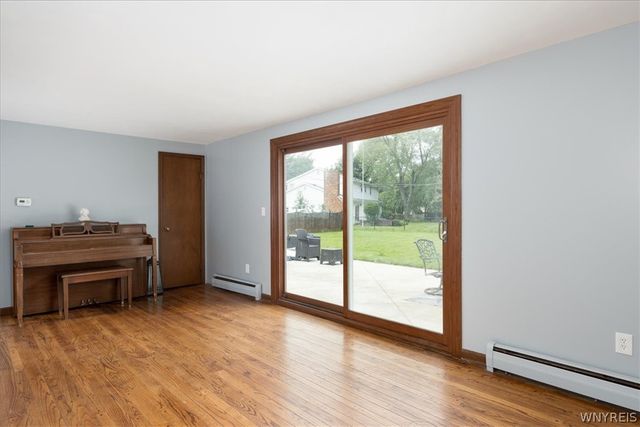 172 Chestnut Hill Lane South, Amherst, NY 14221
