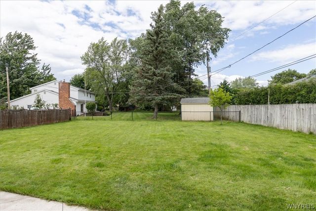172 Chestnut Hill Lane South, Amherst, NY 14221