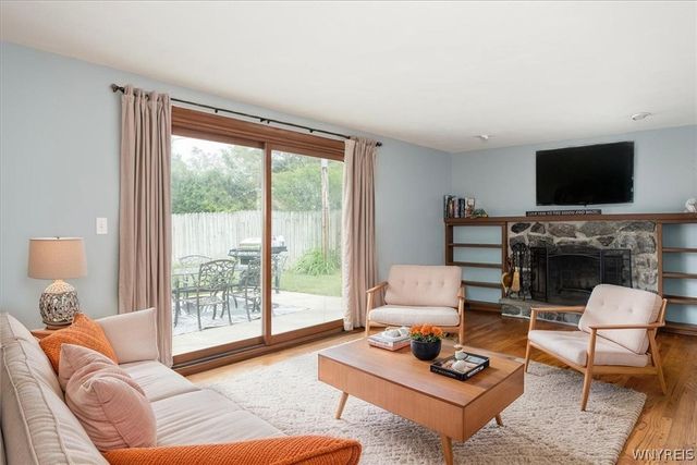 172 Chestnut Hill Lane South, Amherst, NY 14221