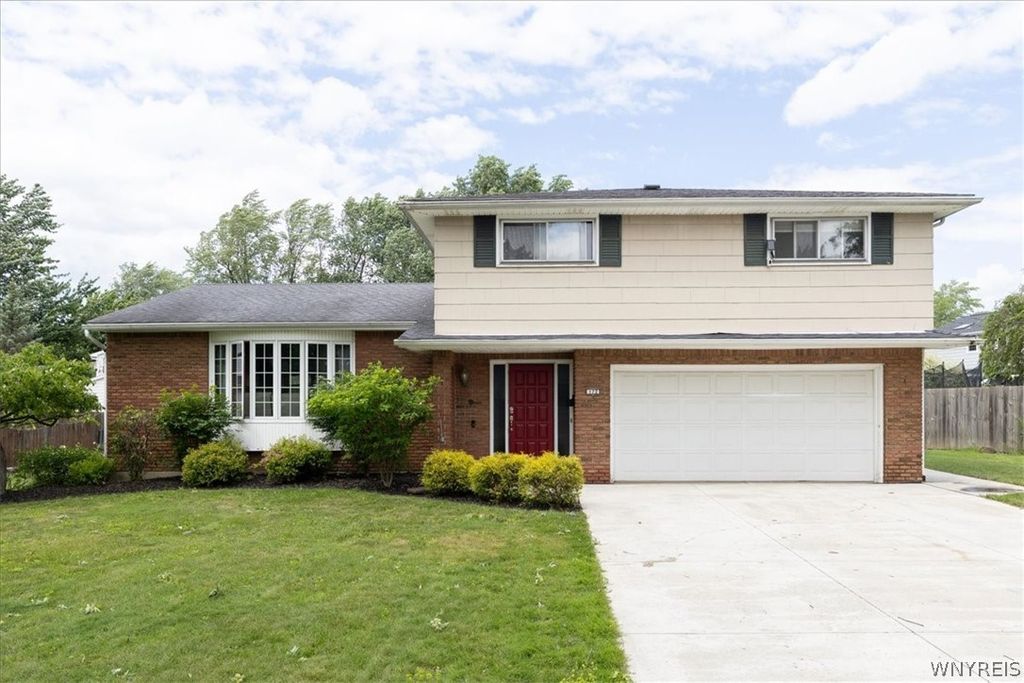 172 Chestnut Hill Lane South, Amherst, NY 14221