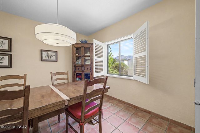 827 W Palma De Coco, Tucson, AZ 85704