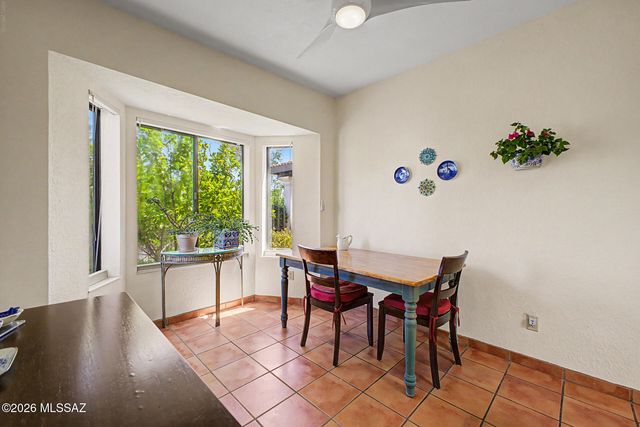 827 W Palma De Coco, Tucson, AZ 85704