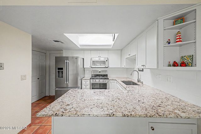 827 W Palma De Coco, Tucson, AZ 85704
