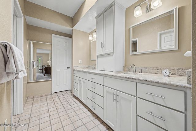 827 W Palma De Coco, Tucson, AZ 85704