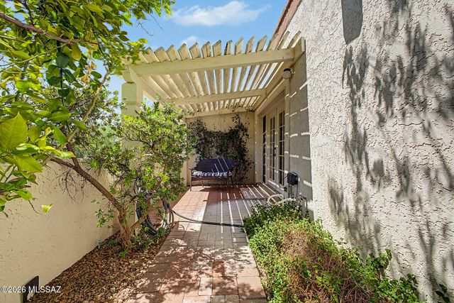 827 W Palma De Coco, Tucson, AZ 85704
