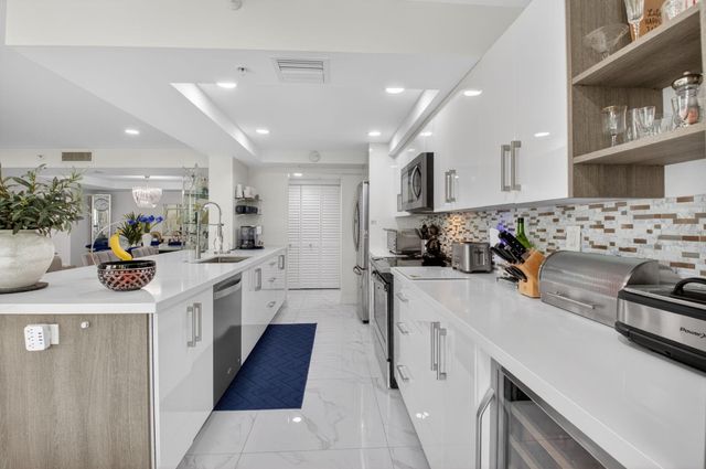 20080 Boca West Drive 427, Boca Raton, FL 33434