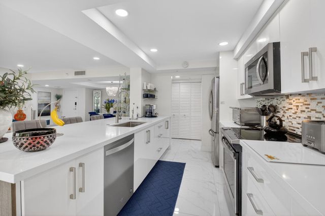 20080 Boca West Drive 427, Boca Raton, FL 33434