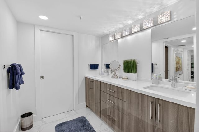 20080 Boca West Drive 427, Boca Raton, FL 33434